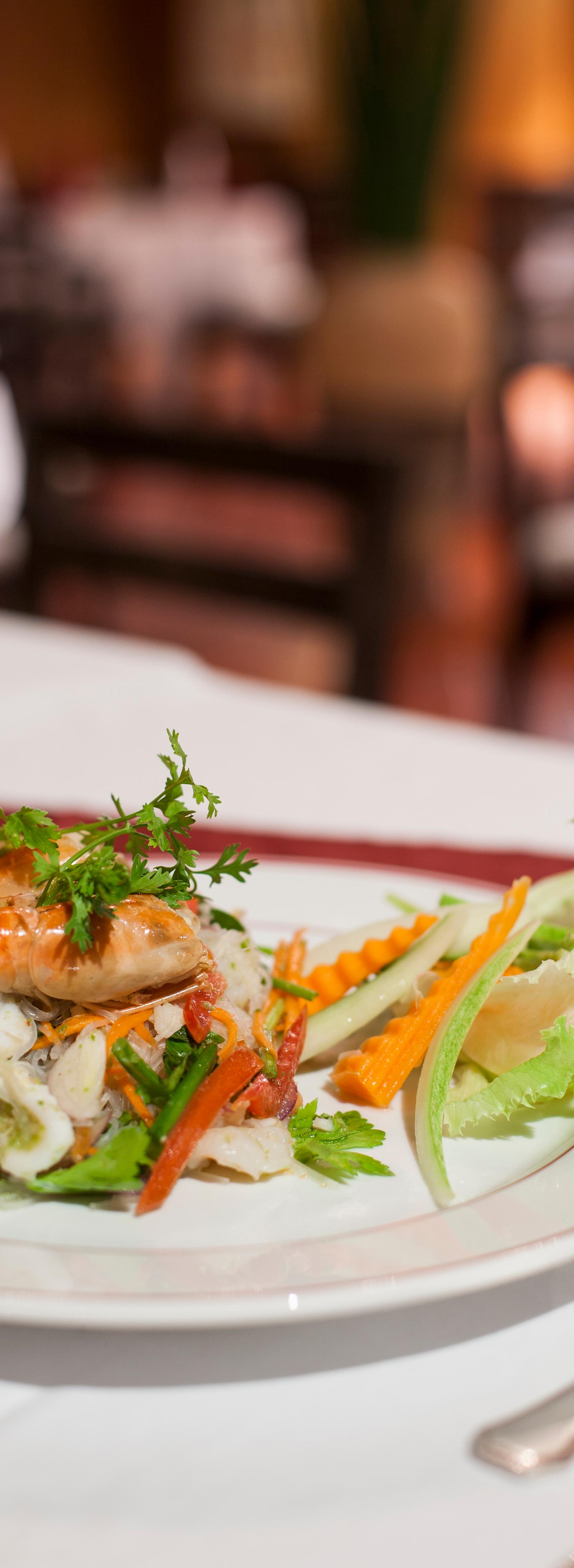 Mumbai's Top 5 Bandra Restaurants Offer Diverse Cuisines and Atmospheres